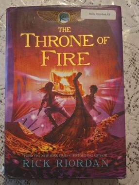 The Kane Chronicles Book 2 - The Throne Of Fire